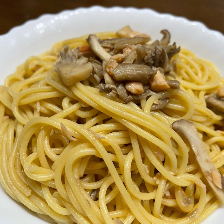 きのこと鮭フレークのパスタ